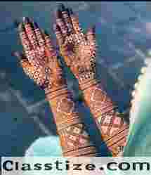 Make your big day special with the top mehndi artists in Gurgaon at work